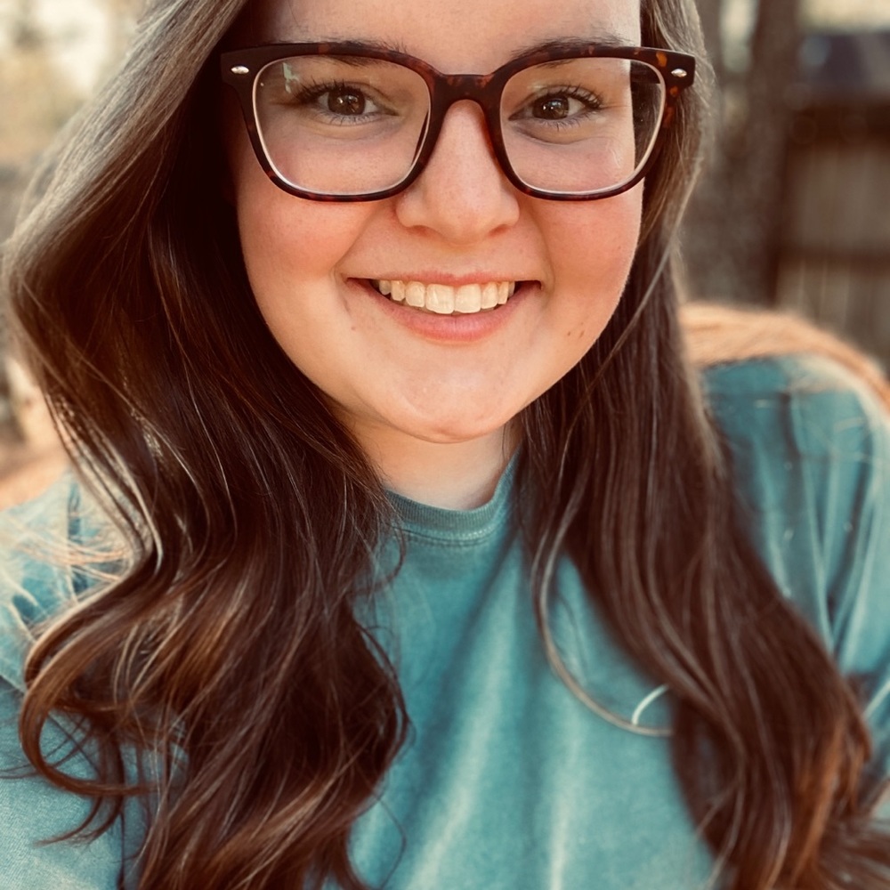 Meet your Posher, Alexis